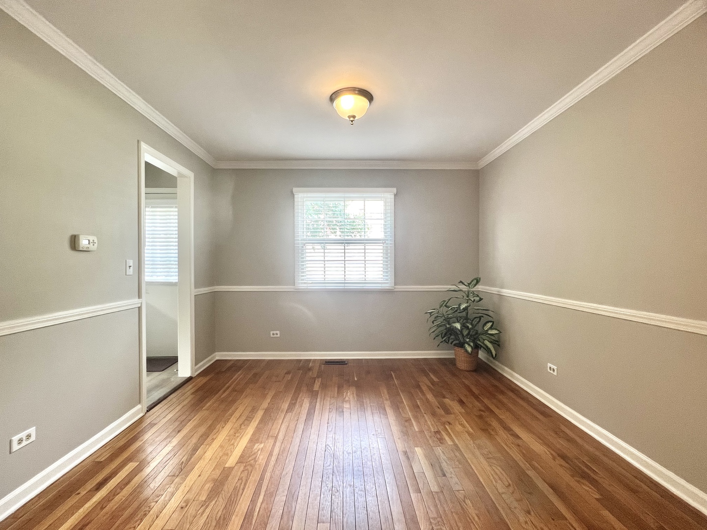 25W135 ESSEX Avenue, Naperville, IL 60540