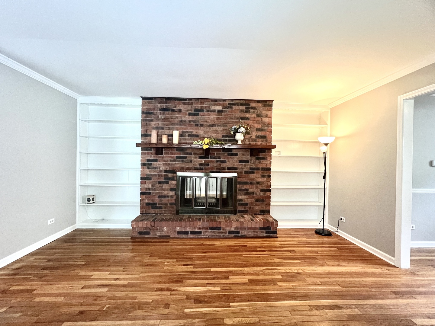 25W135 ESSEX Avenue, Naperville, IL 60540