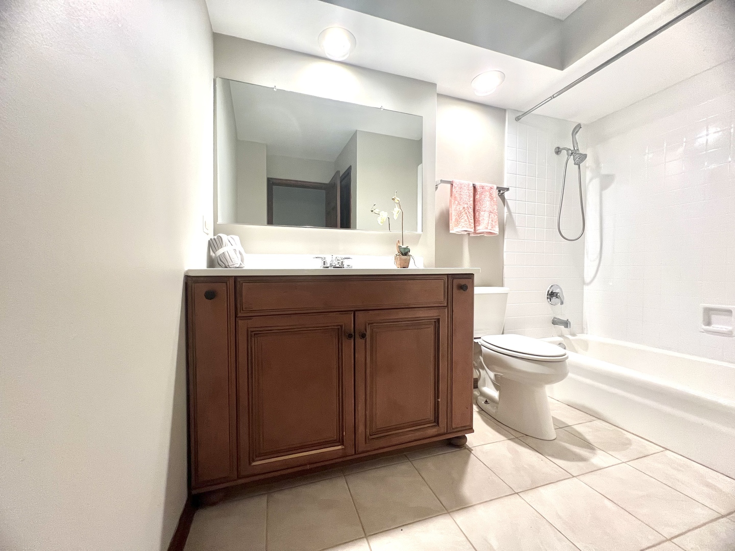 25W135 ESSEX Avenue, Naperville, IL 60540
