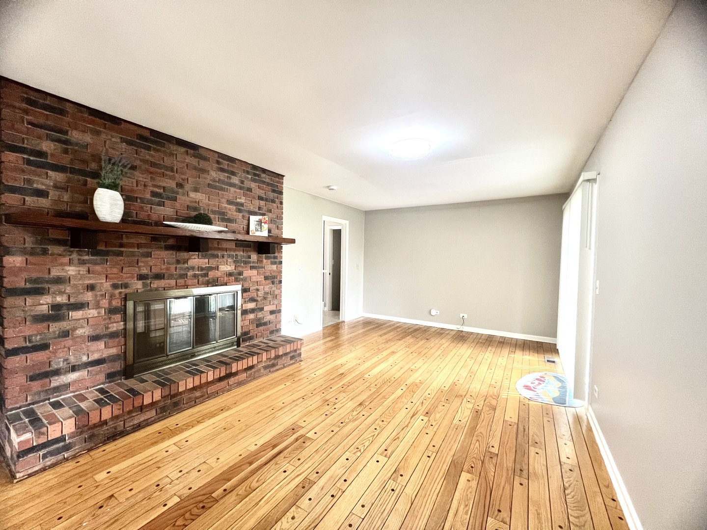 25W135 ESSEX Avenue, Naperville, IL 60540