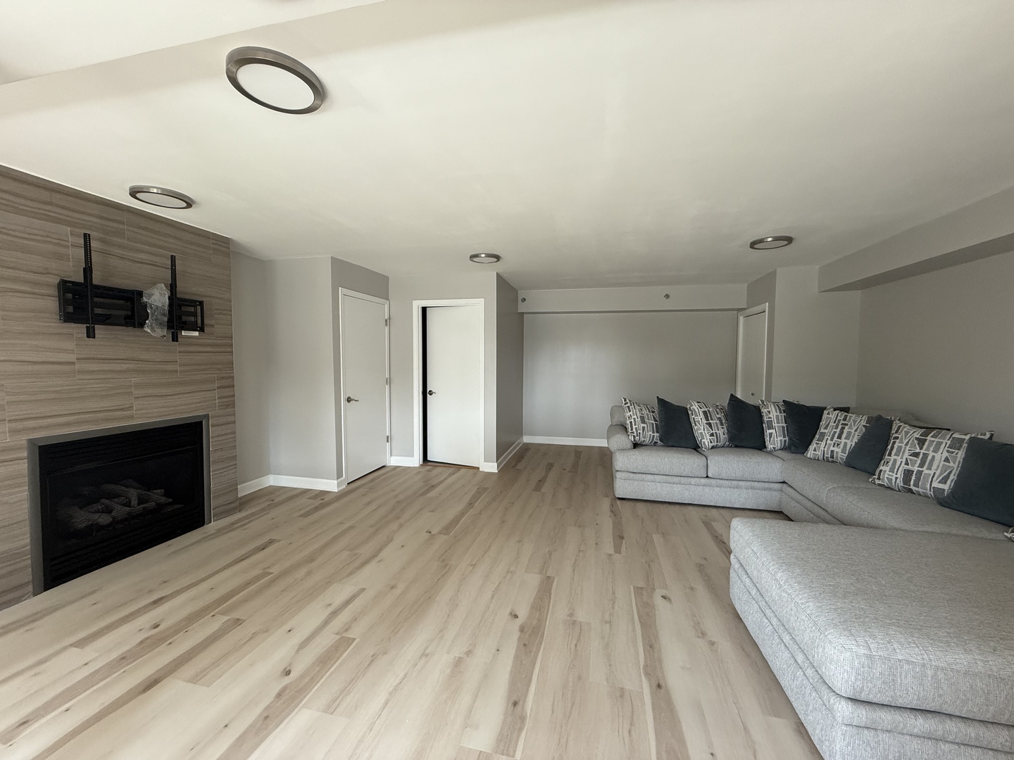 4401 Pershing Avenue #1N, Downers Grove, IL 60515