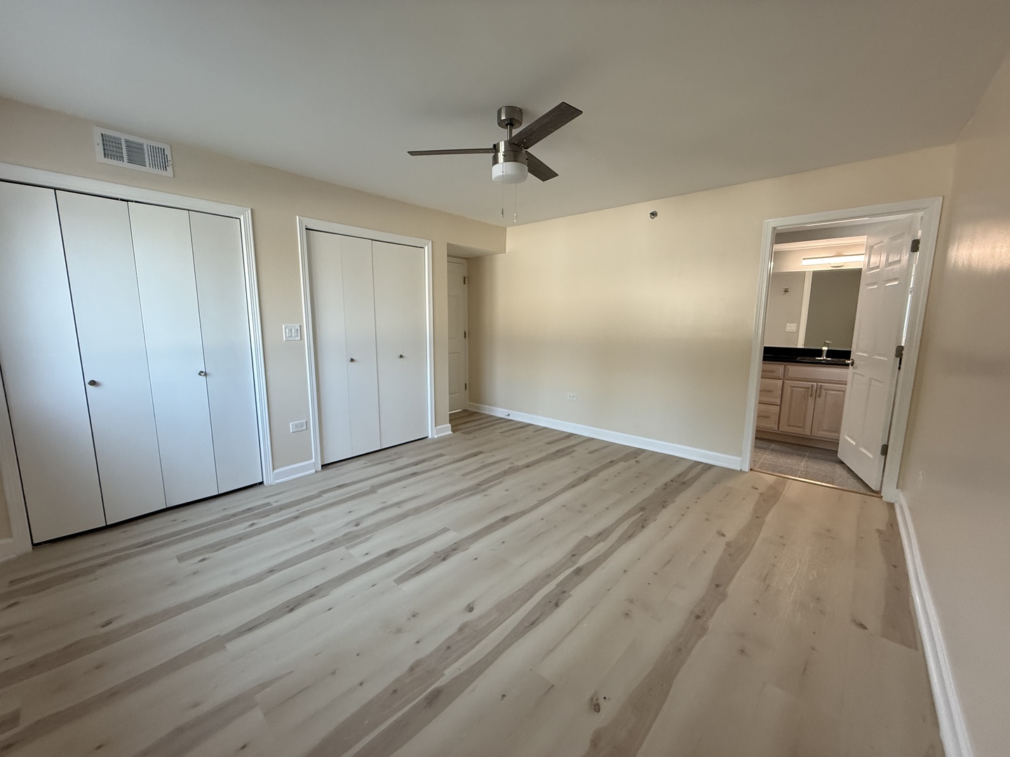 4401 Pershing Avenue #1N, Downers Grove, IL 60515