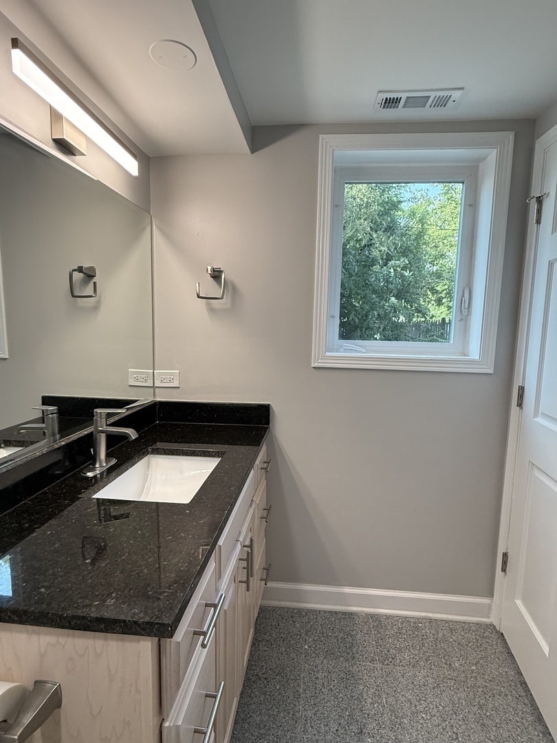 4401 Pershing Avenue #1N, Downers Grove, IL 60515