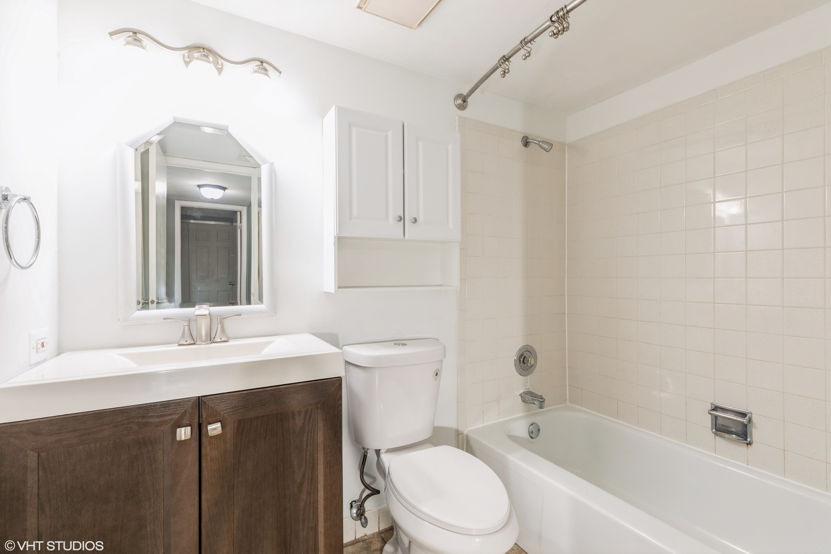 7509 175th Street #233, Tinley Park, IL 60477