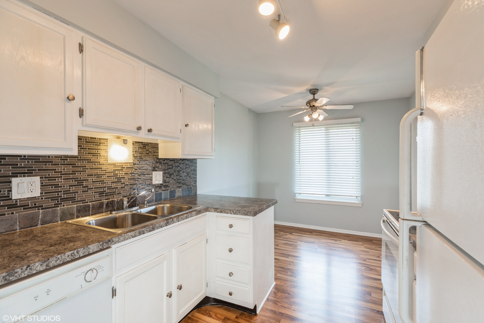 7509 175th Street #233, Tinley Park, IL 60477