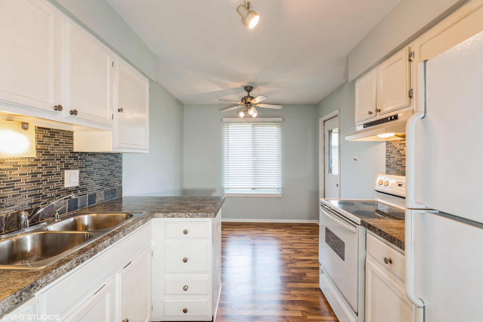 7509 175th Street #233, Tinley Park, IL 60477