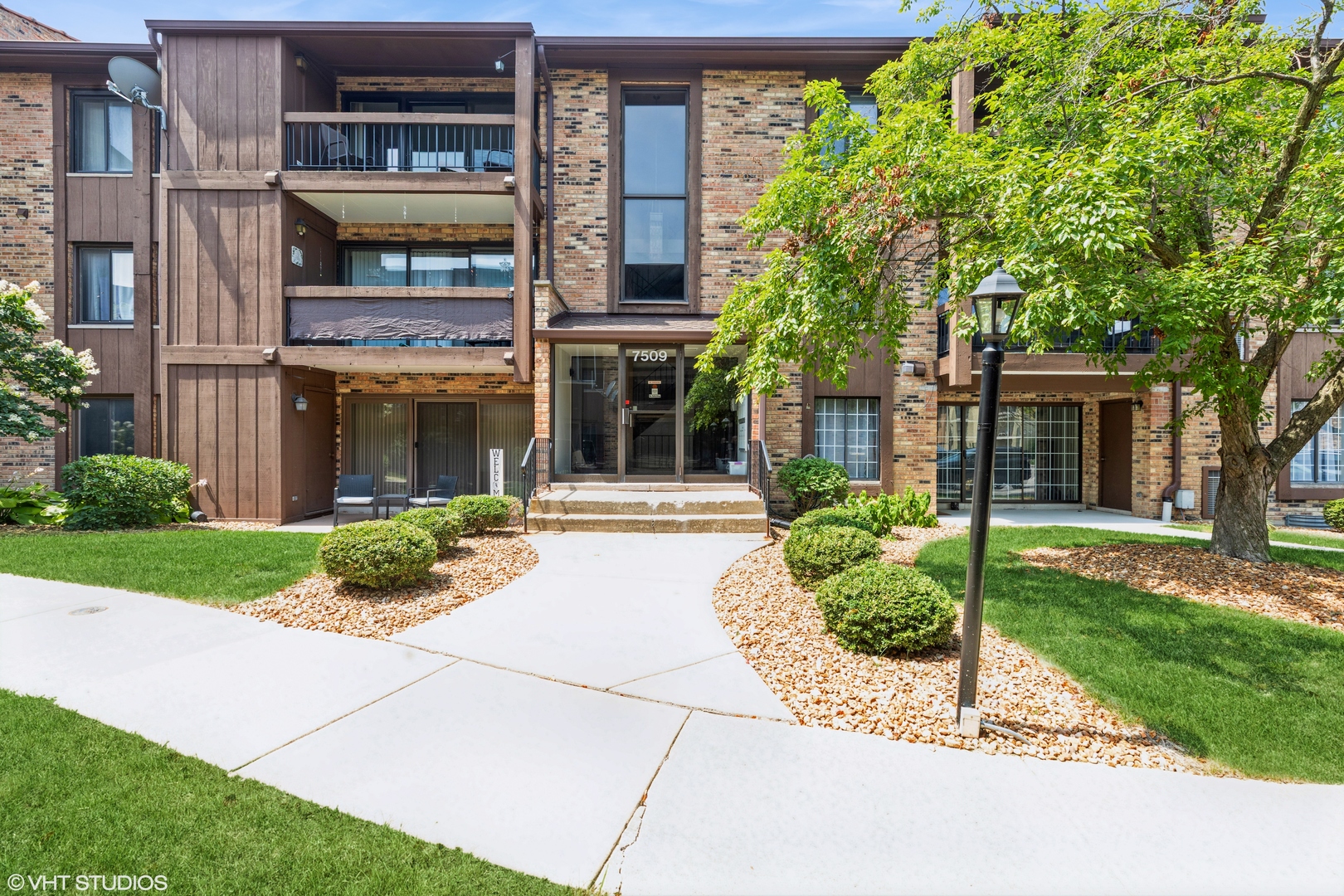 7509 175th Street #233, Tinley Park, IL 60477