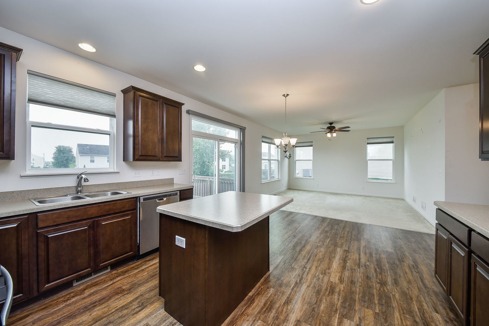2342 Winterthur Green, Yorkville, IL 60560