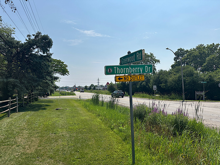 3200 Thornberry Lane, Glenview, IL 60025