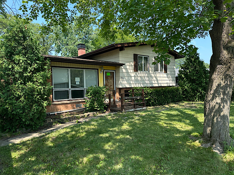 3200 Thornberry Lane, Glenview, IL 60025
