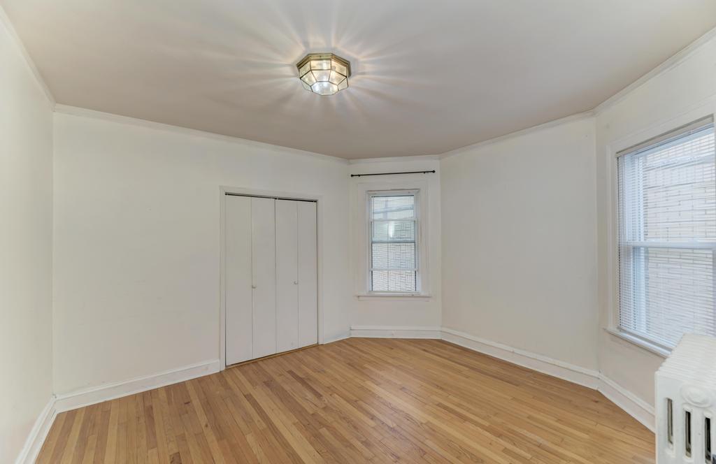 6738 N Rockwell Street #2, Chicago, IL 60645