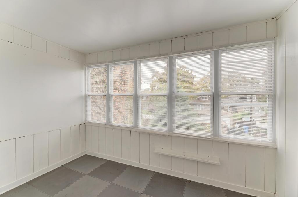 6738 N Rockwell Street #2, Chicago, IL 60645