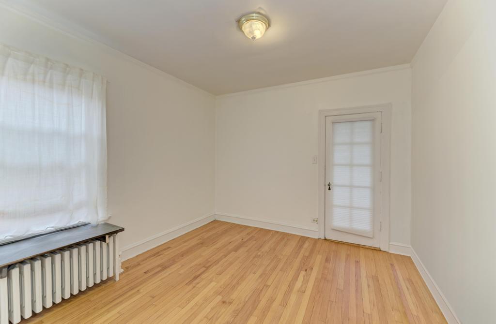 6738 N Rockwell Street #2, Chicago, IL 60645