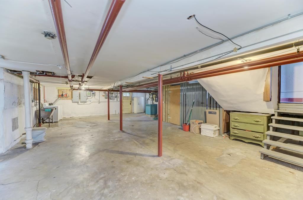 6738 N Rockwell Street #2, Chicago, IL 60645