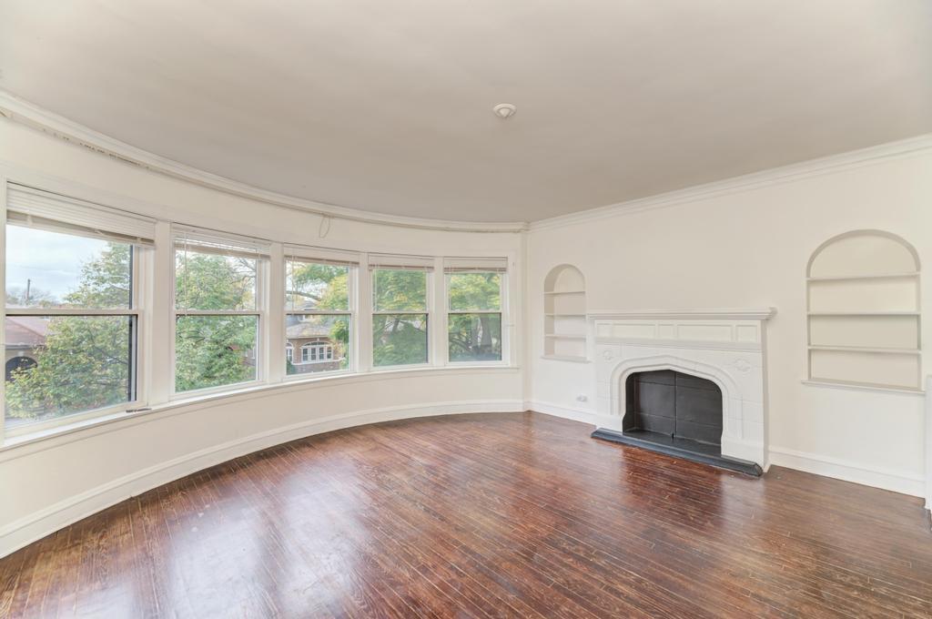 6738 N Rockwell Street #2, Chicago, IL 60645