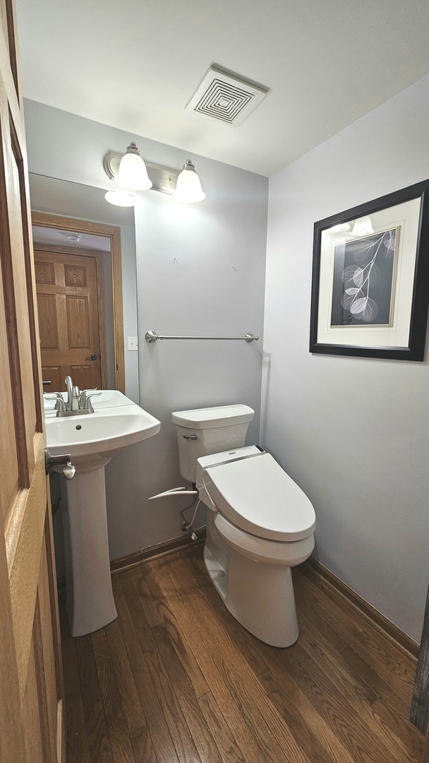 1083 COUNTRY GLEN Lane, Carol Stream, IL 60188