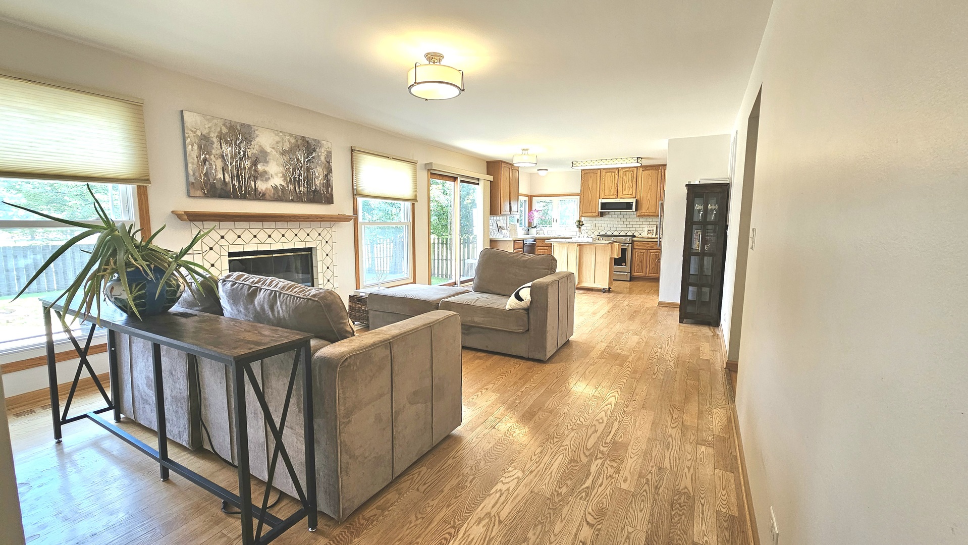 1083 COUNTRY GLEN Lane, Carol Stream, IL 60188