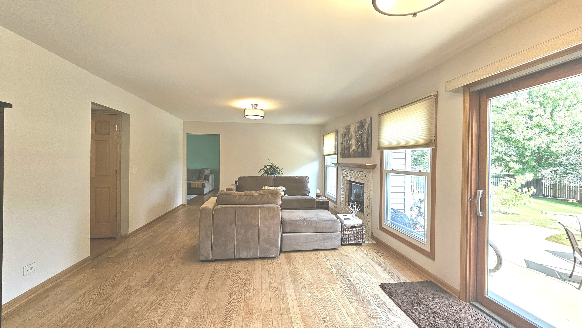 1083 COUNTRY GLEN Lane, Carol Stream, IL 60188