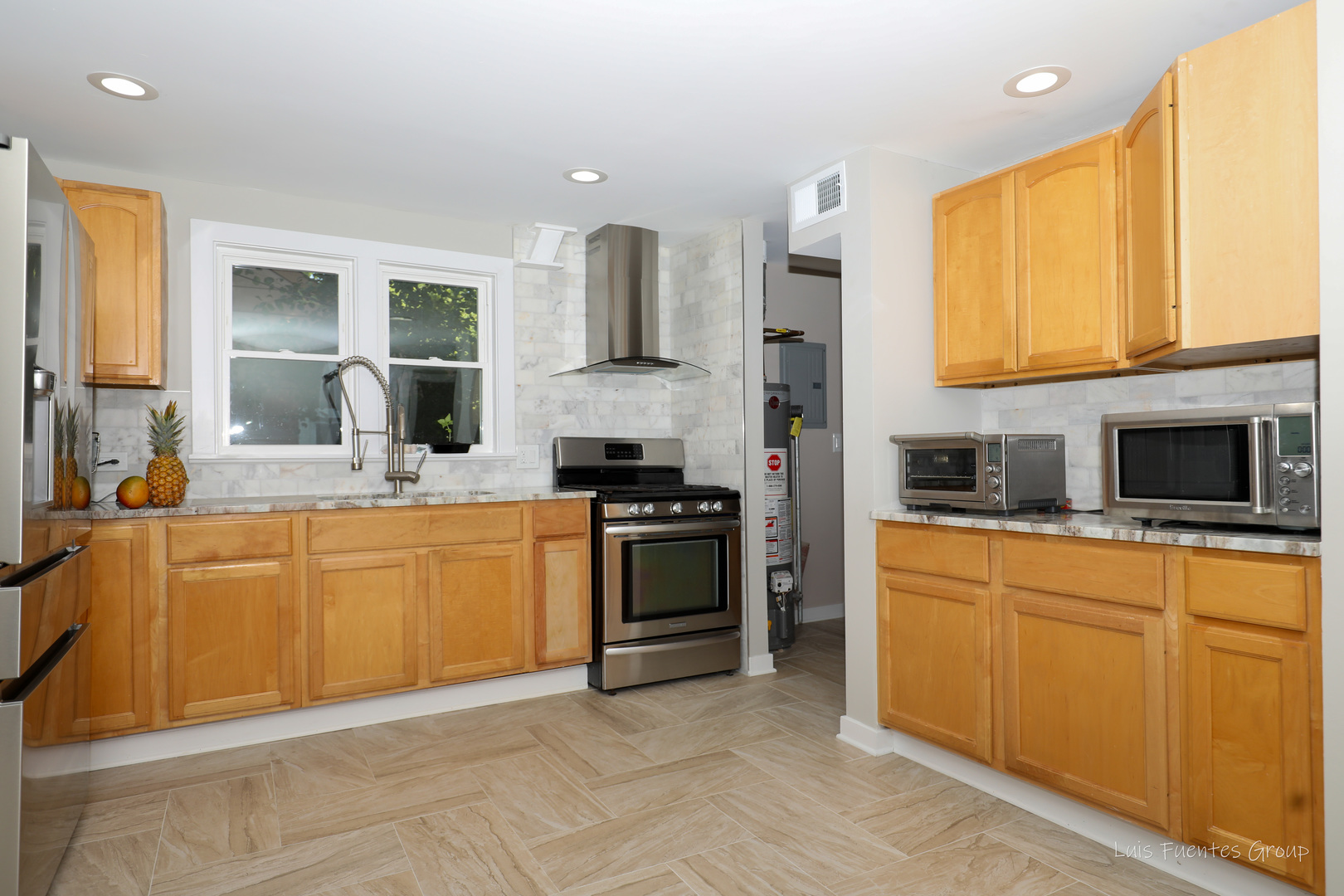 2413 20th Street, North Chicago, IL 60064