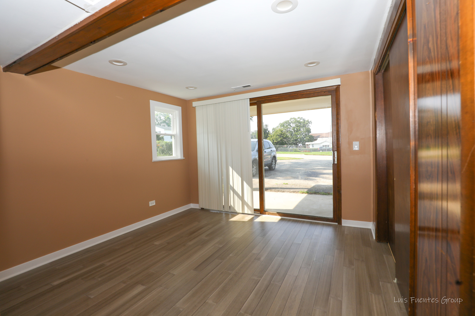 2413 20th Street, North Chicago, IL 60064