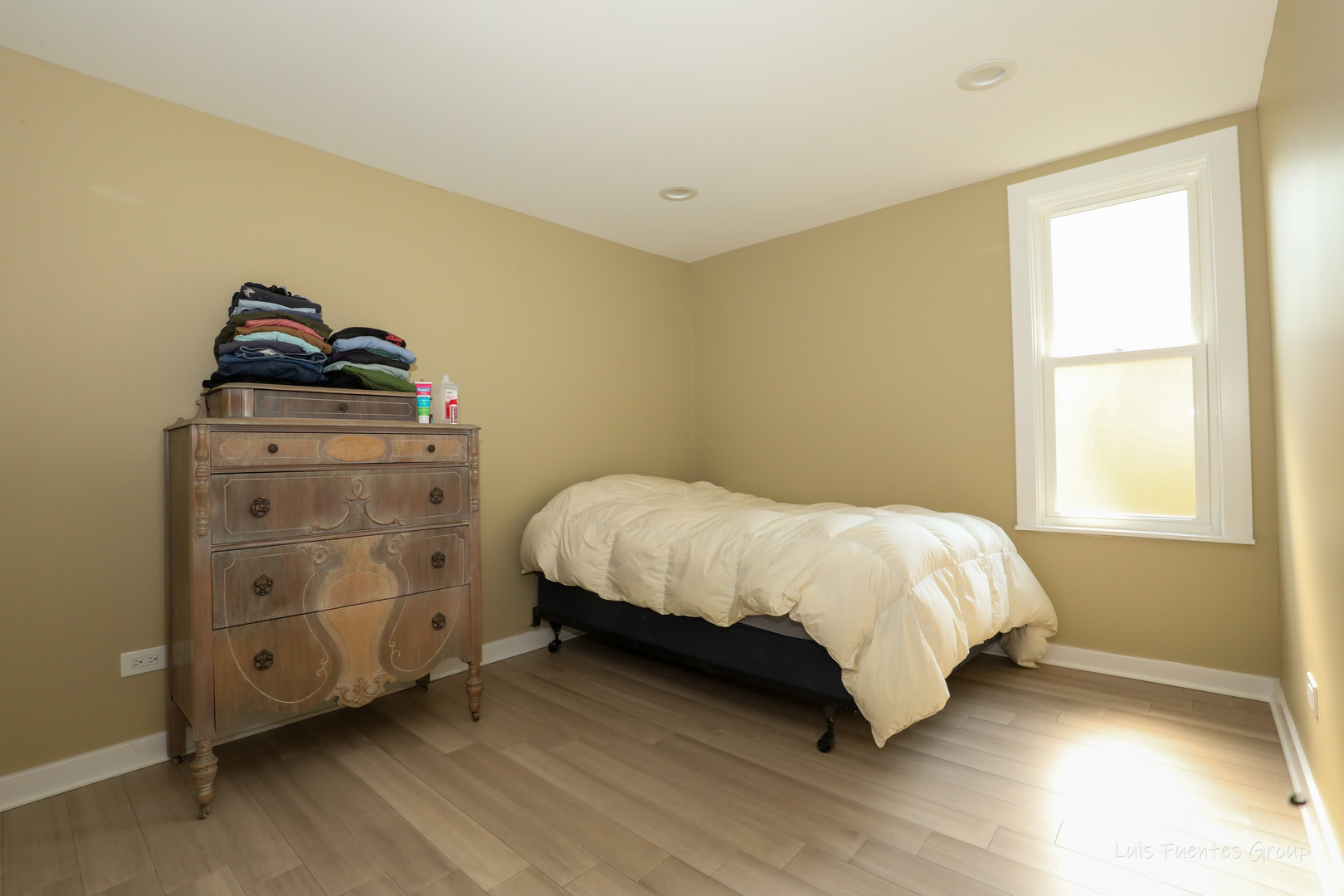 2413 20th Street, North Chicago, IL 60064