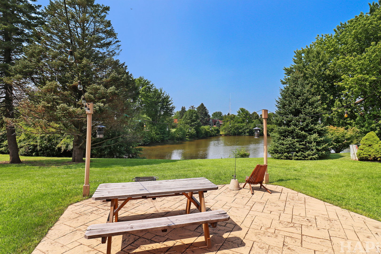 8 Greenvale Road, Vernon Hills, IL 60061