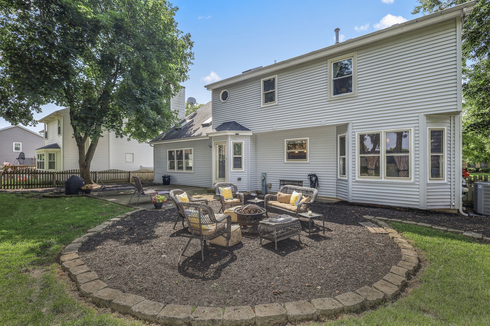 1716 Schey Court, Naperville, IL 60565