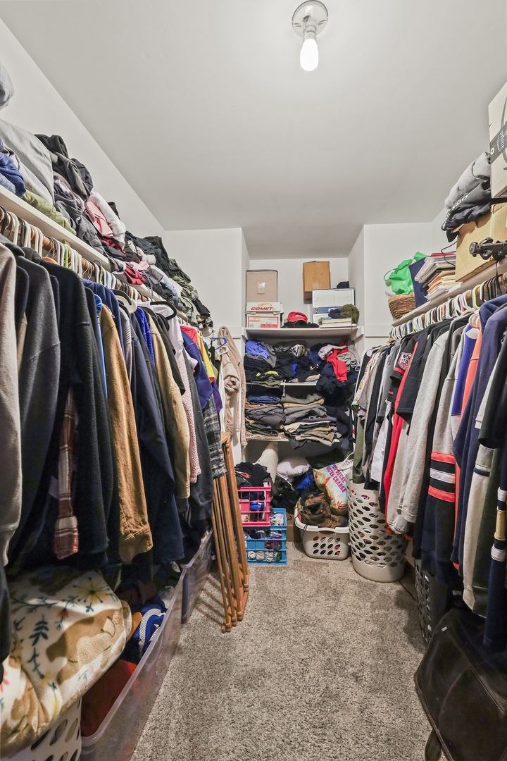 1716 Schey Court, Naperville, IL 60565
