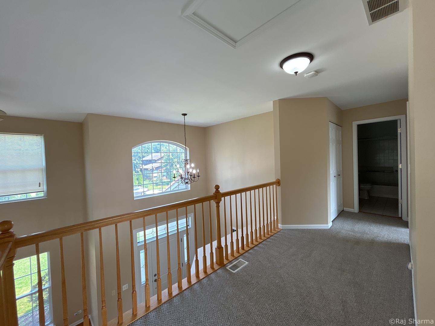 910 S West Avenue, Waukegan, IL 60085
