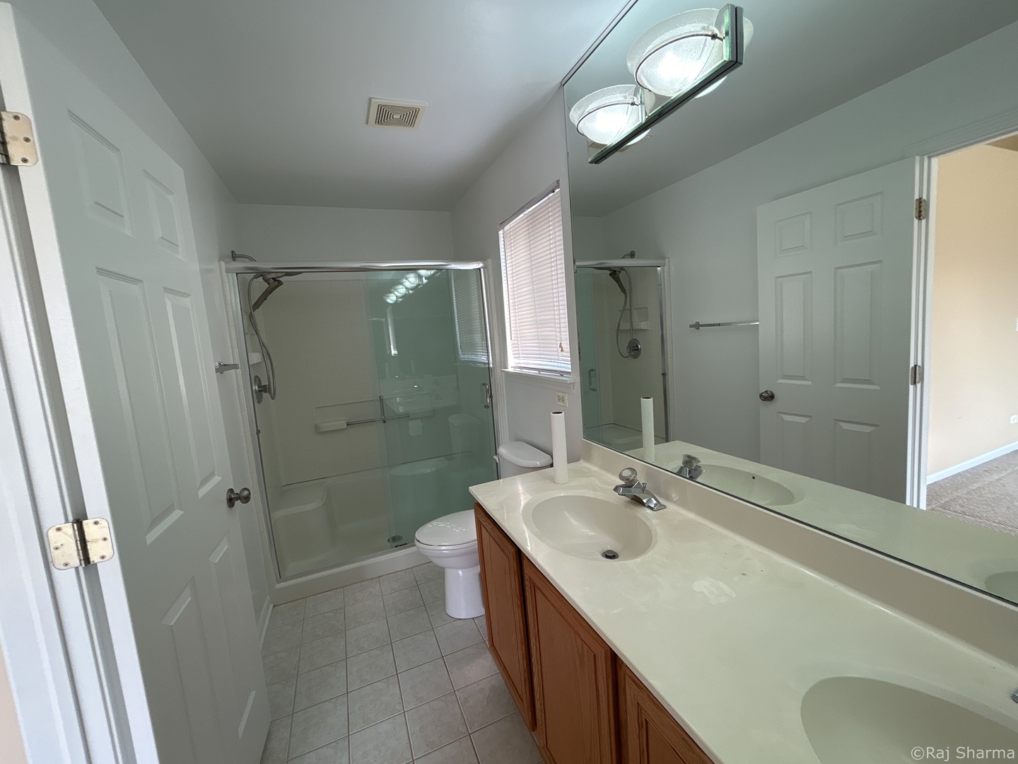 910 S West Avenue, Waukegan, IL 60085