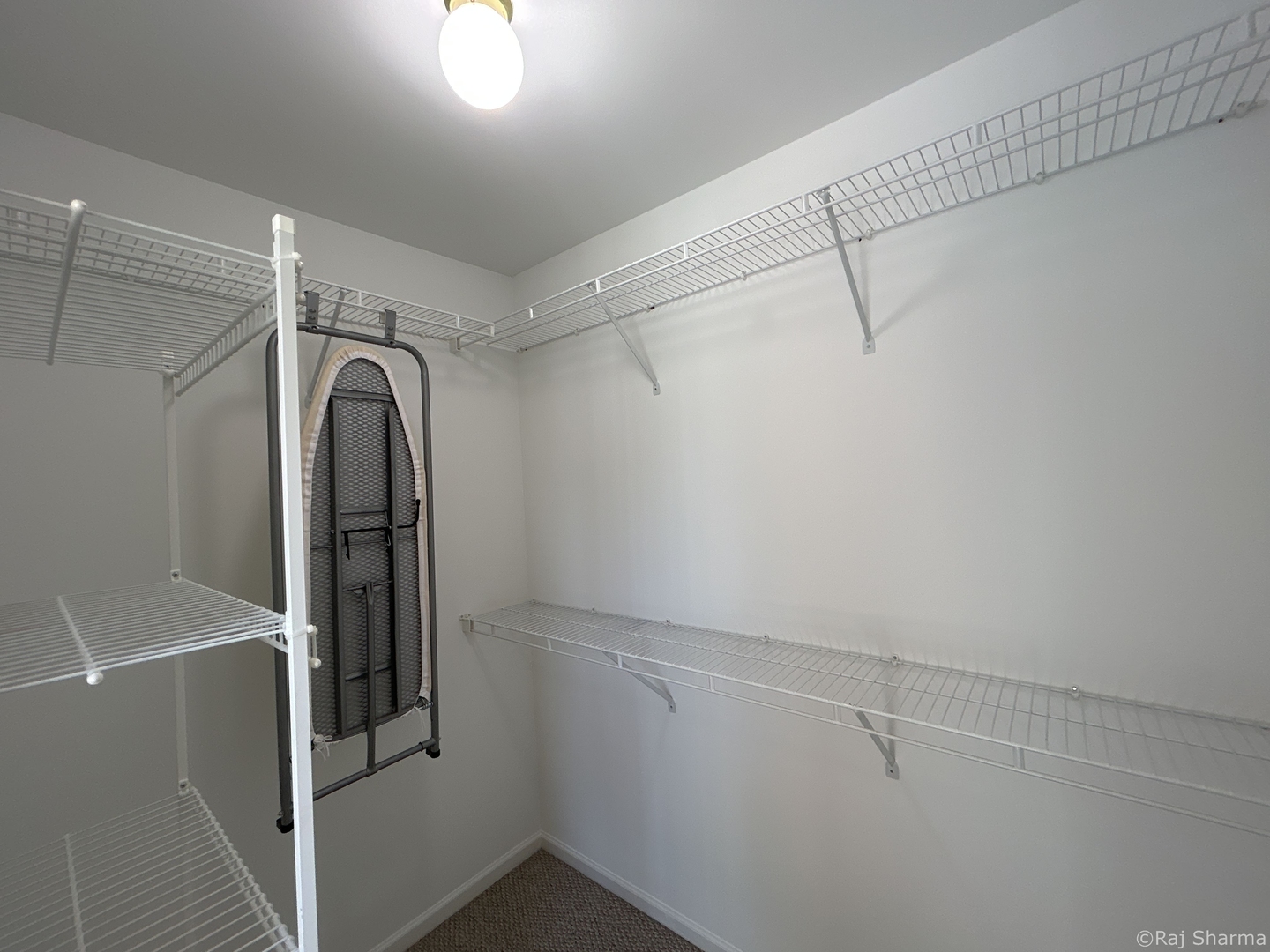 910 S West Avenue, Waukegan, IL 60085