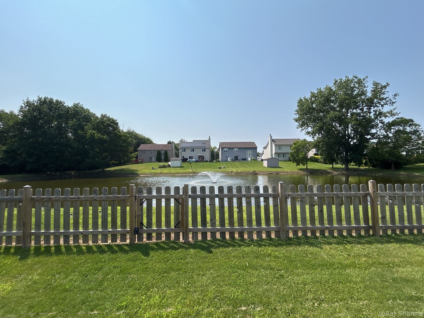 910 S West Avenue, Waukegan, IL 60085