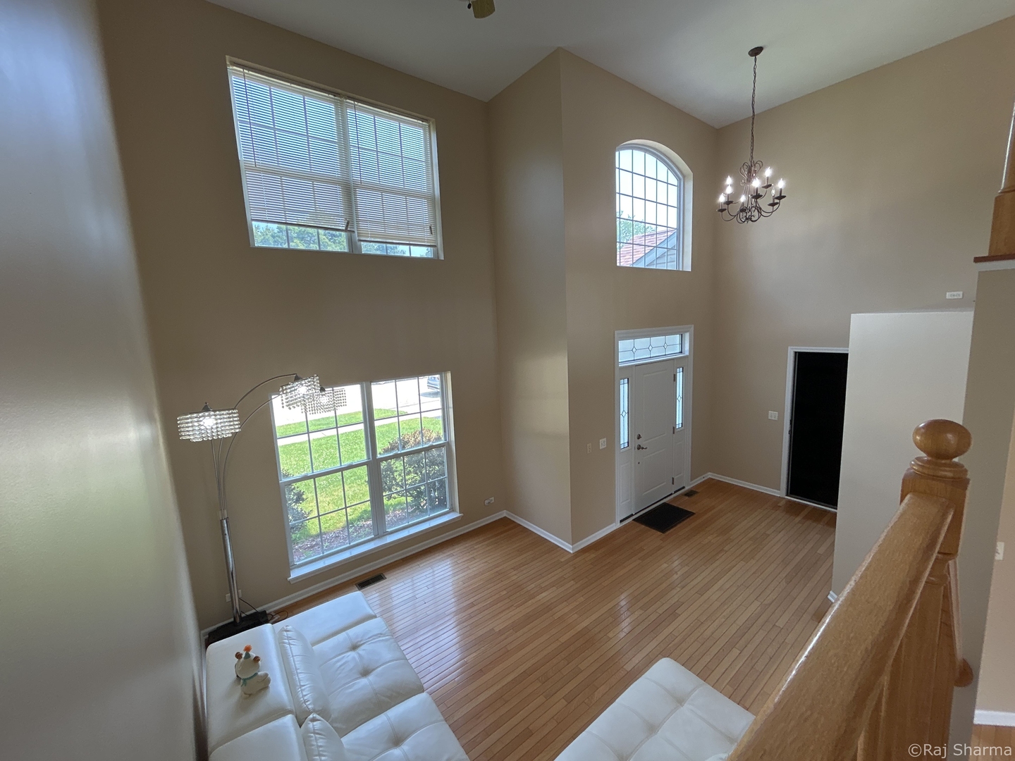 910 S West Avenue, Waukegan, IL 60085