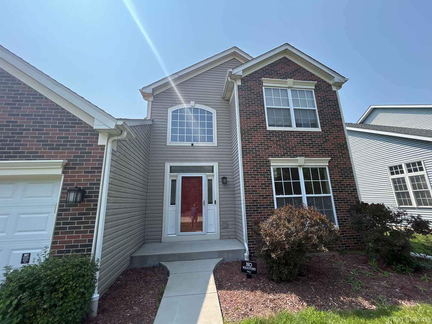 910 S West Avenue, Waukegan, IL 60085