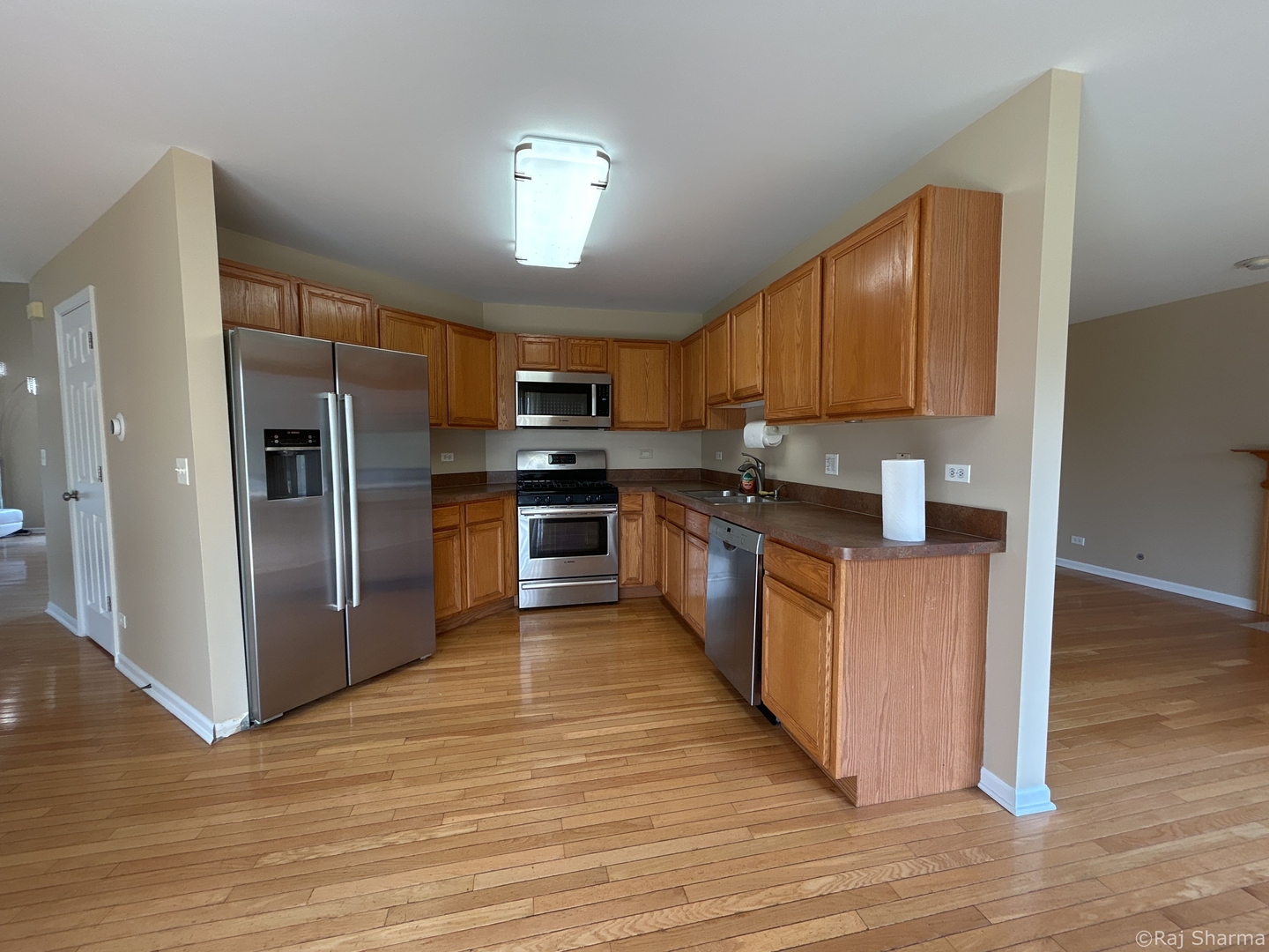 910 S West Avenue, Waukegan, IL 60085