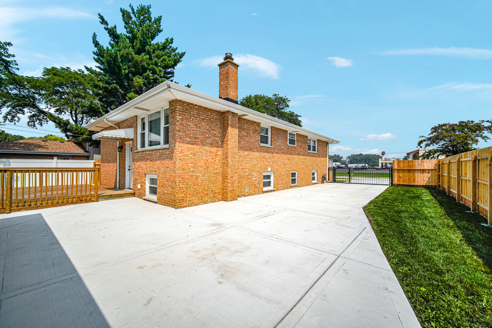 7604 S Oconto Avenue, Bridgeview, IL 60455