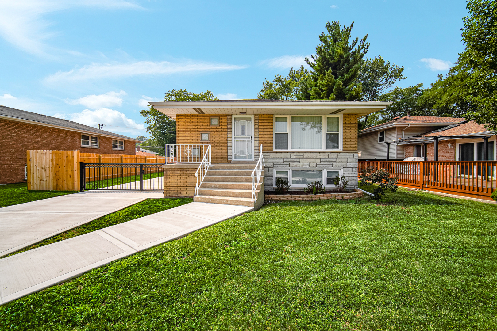 7604 S Oconto Avenue, Bridgeview, IL 60455