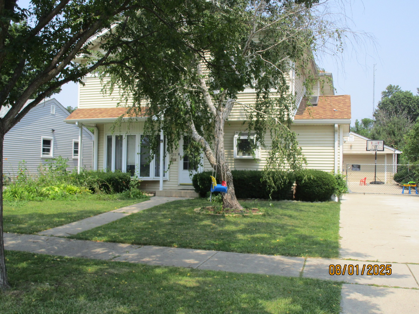 135 N Warrington Road, Des Plaines, IL 60016