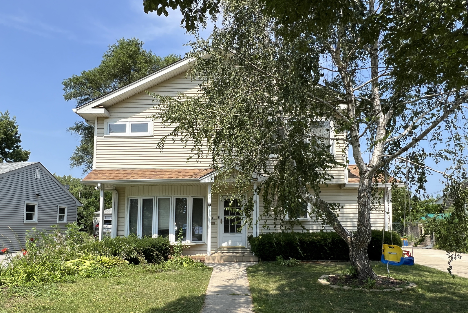 135 N Warrington Road, Des Plaines, IL 60016