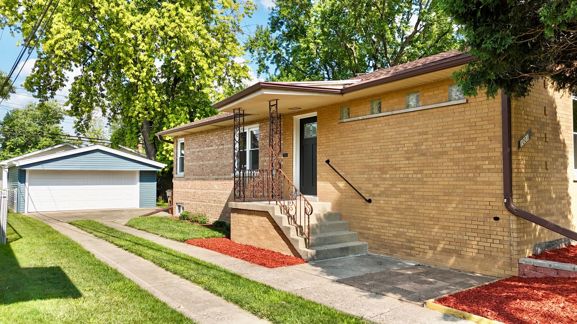 10012 S 52nd Avenue, Oak Lawn, IL 60453