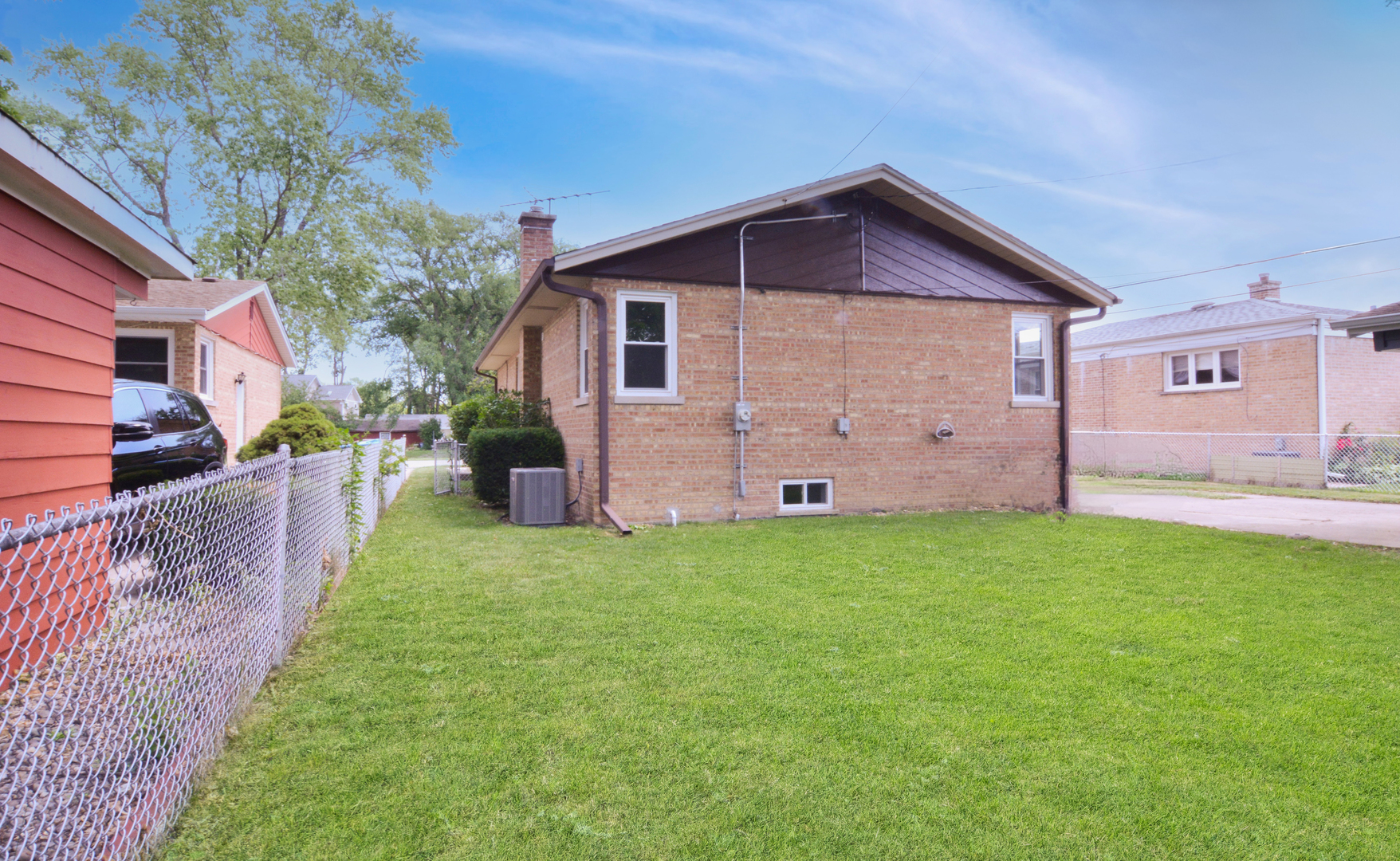 10012 S 52nd Avenue, Oak Lawn, IL 60453