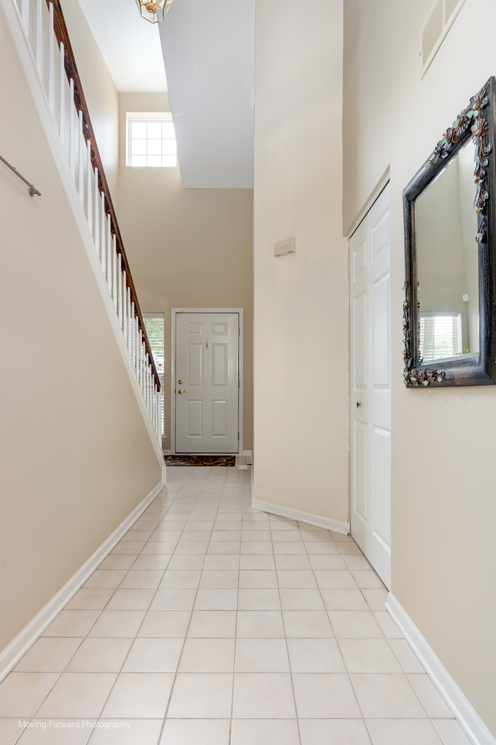 2714 Whitlock Drive, Darien, IL 60561