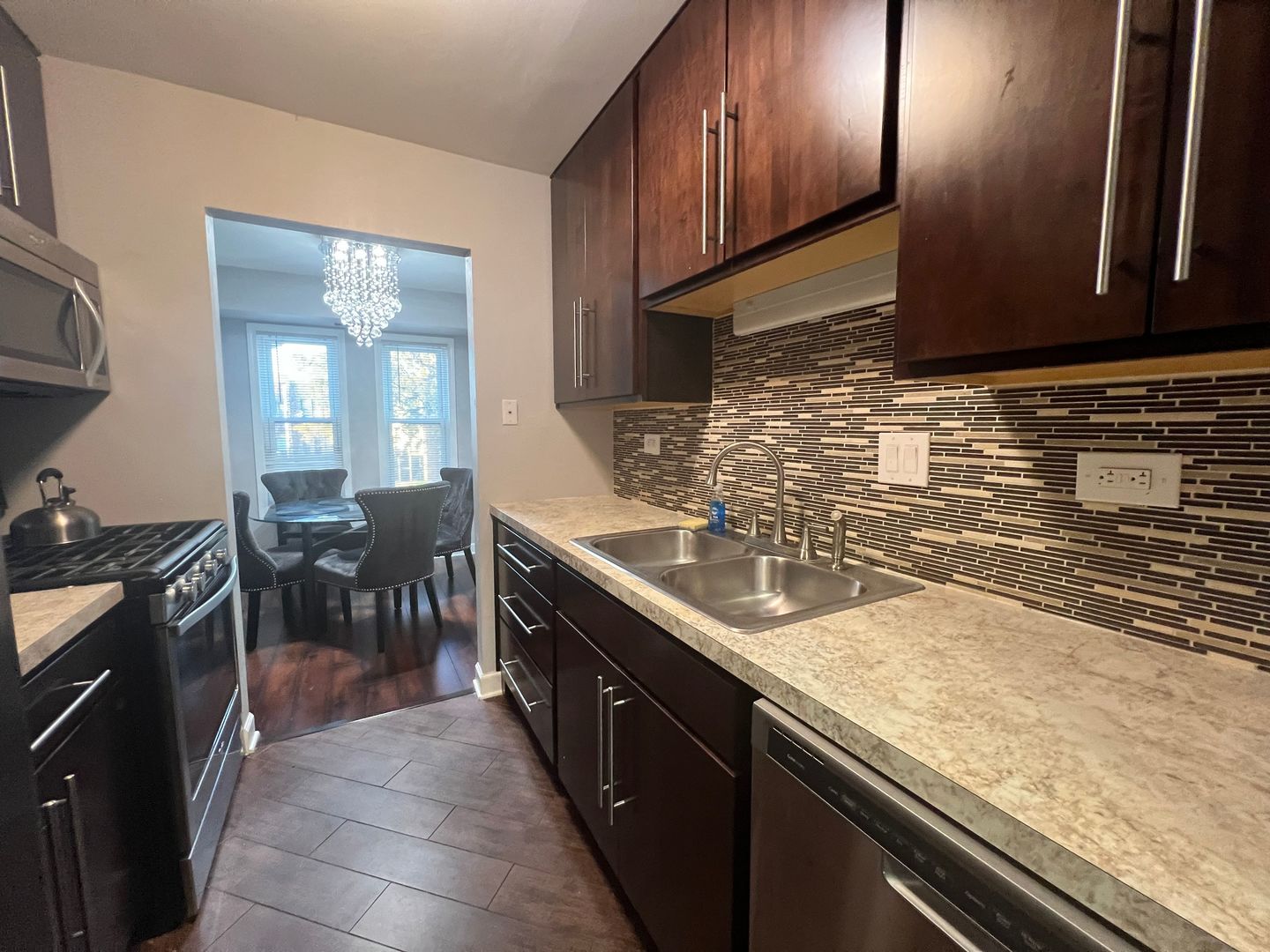 2263 Country Club Drive #12, Woodridge, IL 60517