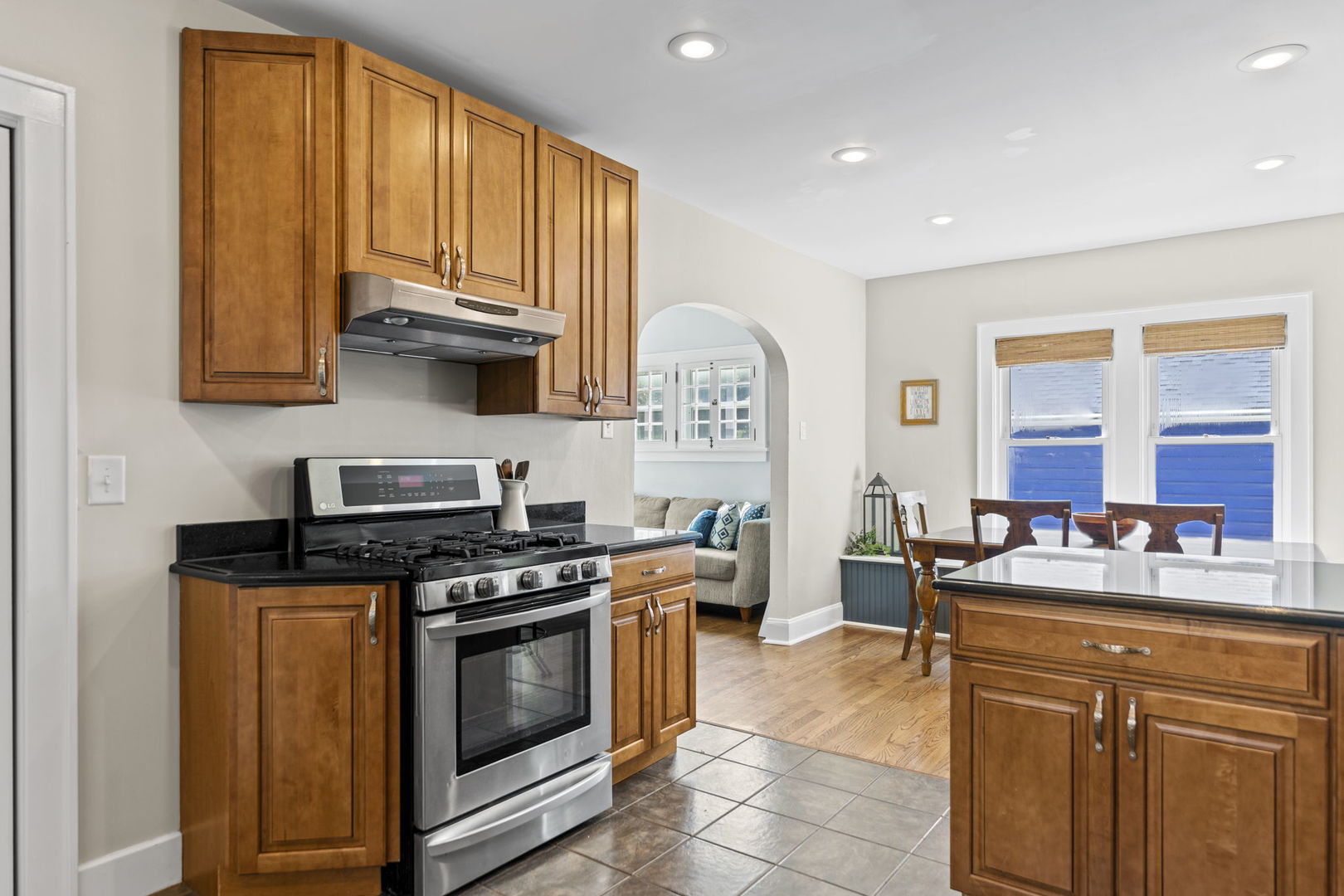 841 N Madison Street, Woodstock, IL 60098