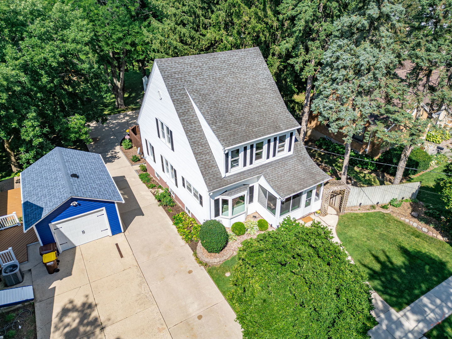 841 N Madison Street, Woodstock, IL 60098