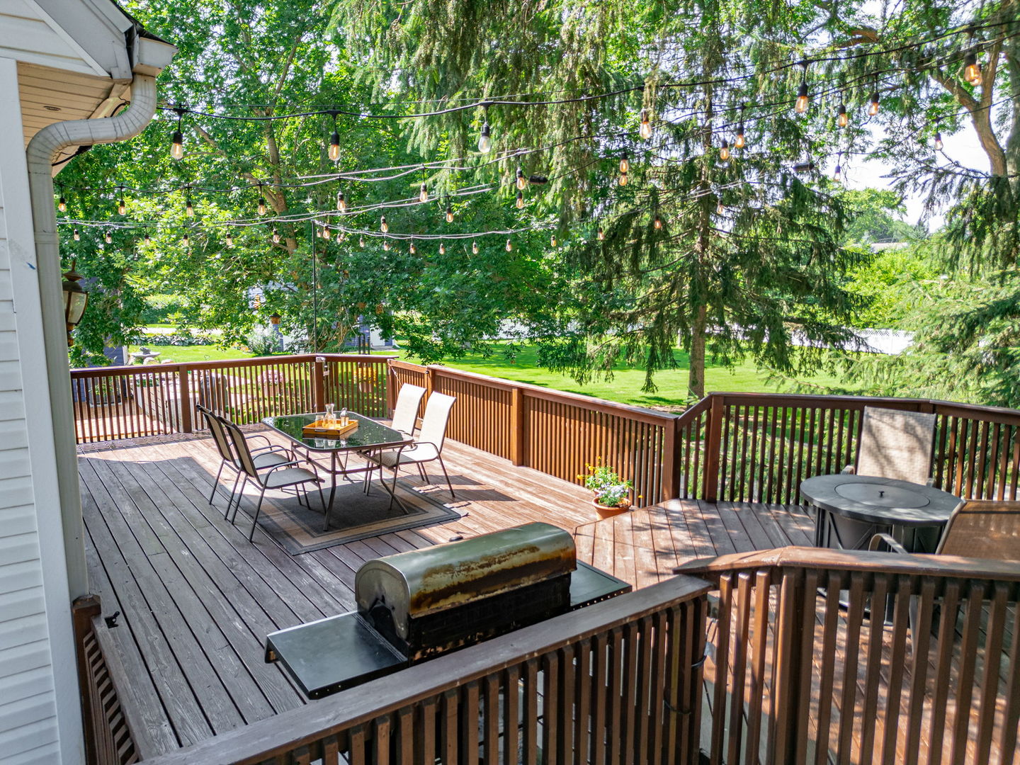 841 N Madison Street, Woodstock, IL 60098