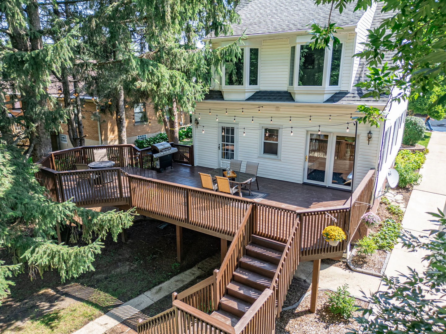 841 N Madison Street, Woodstock, IL 60098