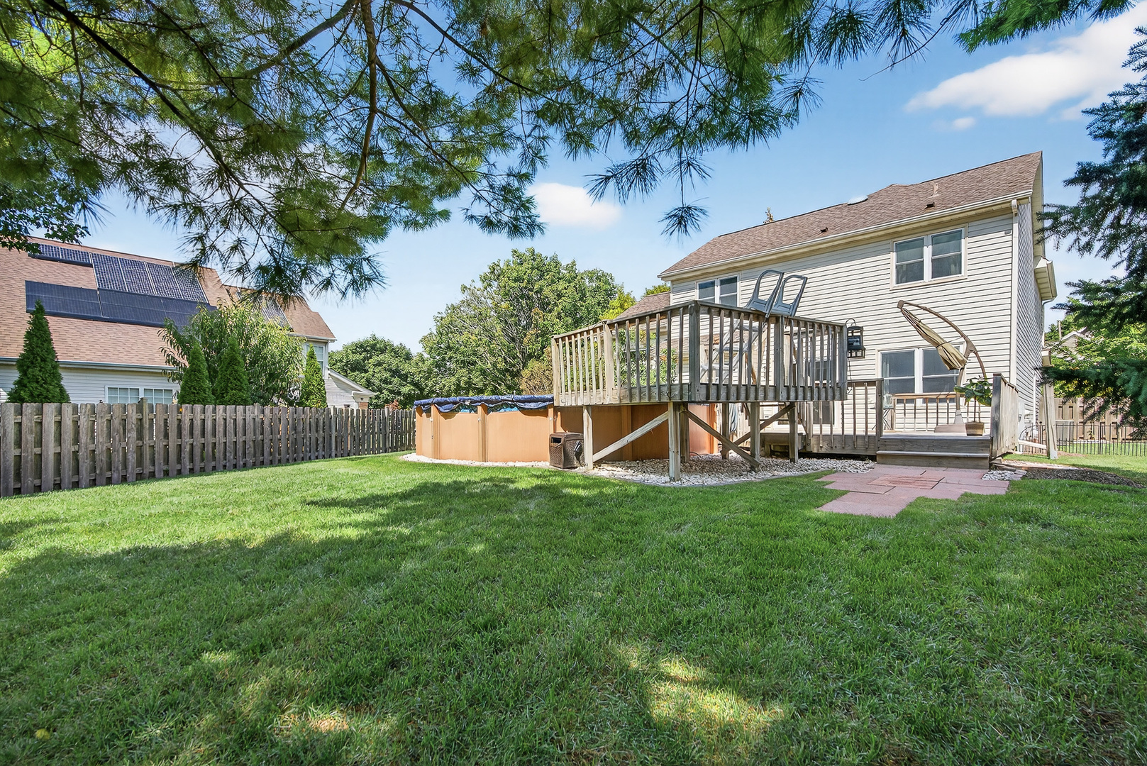 4 Farmington Court, Lake In The Hills, IL 60156