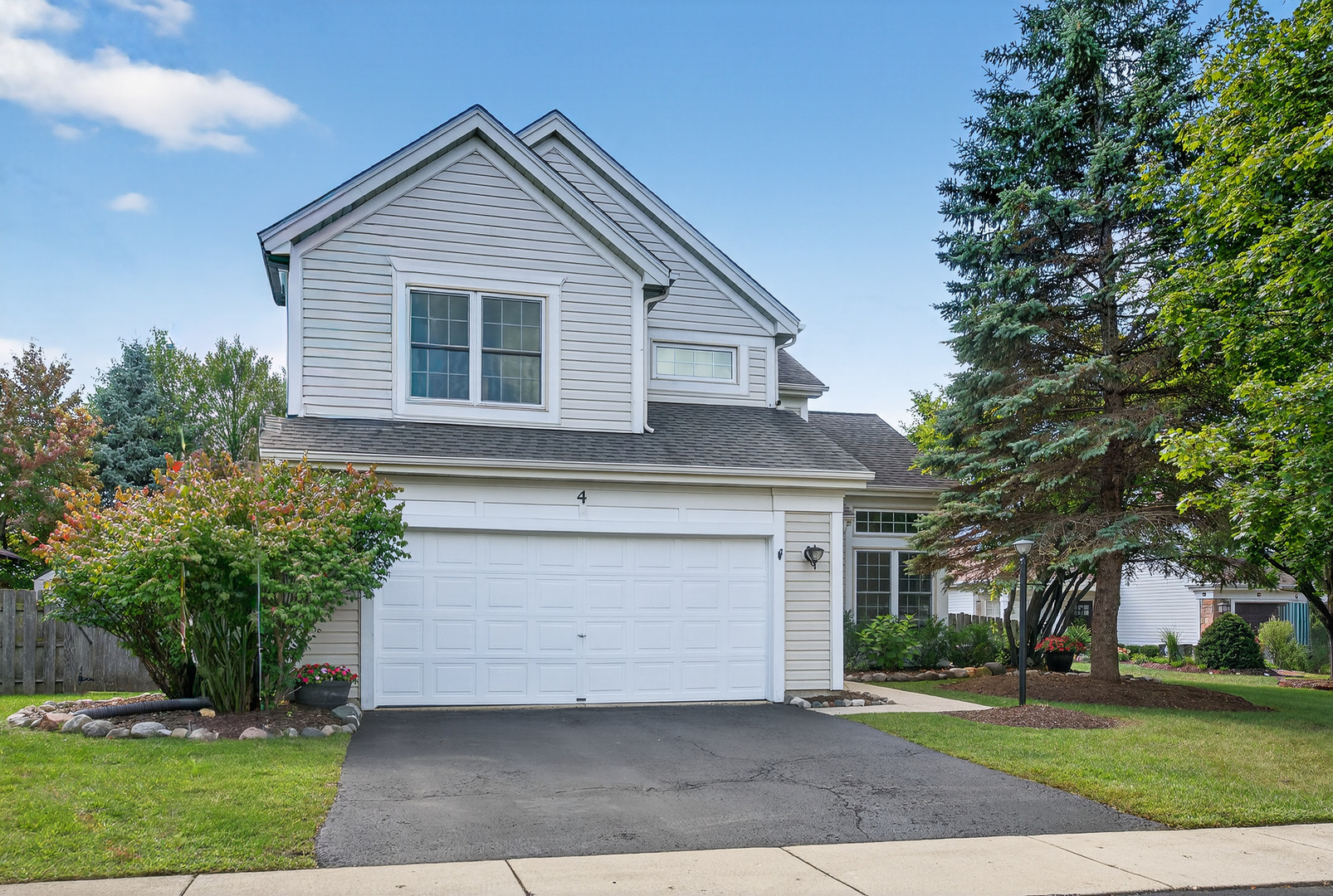 4 Farmington Court, Lake In The Hills, IL 60156