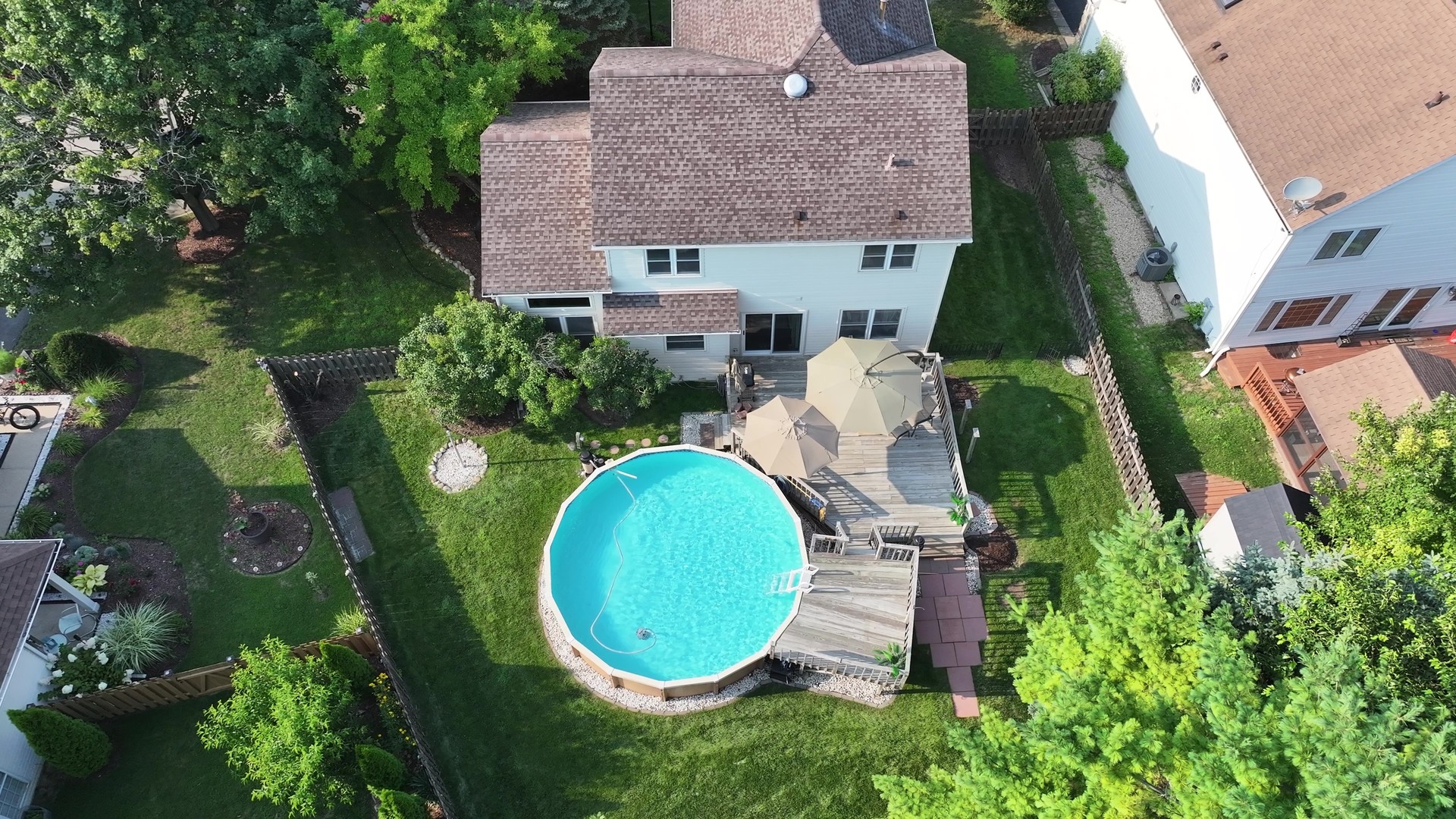 4 Farmington Court, Lake In The Hills, IL 60156